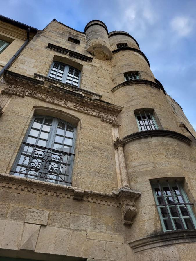 Uzes, Au Coeur Du Centre Medieval Le Logis Du Consul Un Bien D'Exception Du Xvieme Siecle 外观 照片
