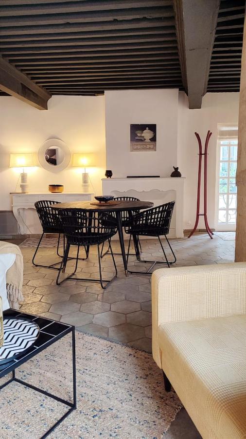 Uzes, Au Coeur Du Centre Medieval Le Logis Du Consul Un Bien D'Exception Du Xvieme Siecle 外观 照片